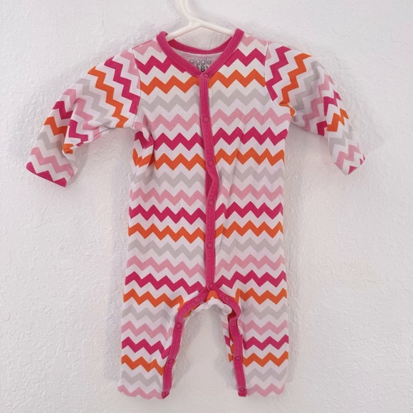 Giggle Baby Chevron Sleep n Play Romper - Picture 1 of 5